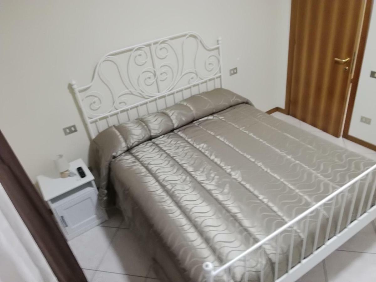 Affittacamere Lo Scoiattolo Di Mannocchi Lorella Porto SantʼElpidio Екстериор снимка